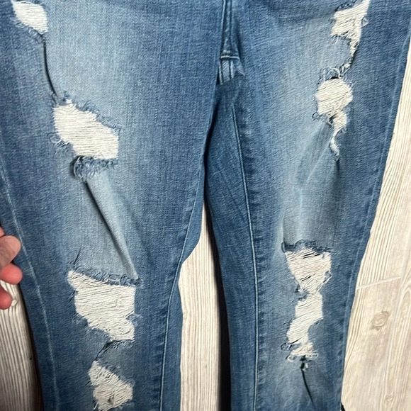 Kancan Medium Wash Raw hem Distressed fly buttons  jeans size 11/29 - Picture 3 of 5